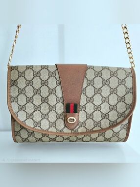 Authentic GUCCI GG Logo Vintage Clutch WOC Wallet Crossbody Shoulder Clutch